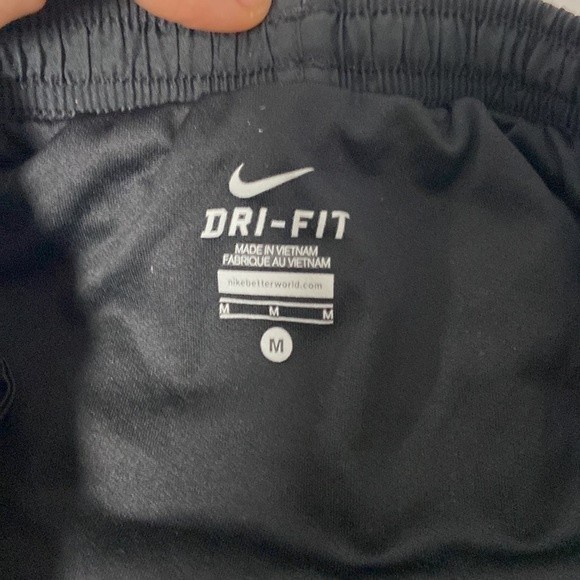 Dri- fit black workout  shorts M - Picture 2 of 3